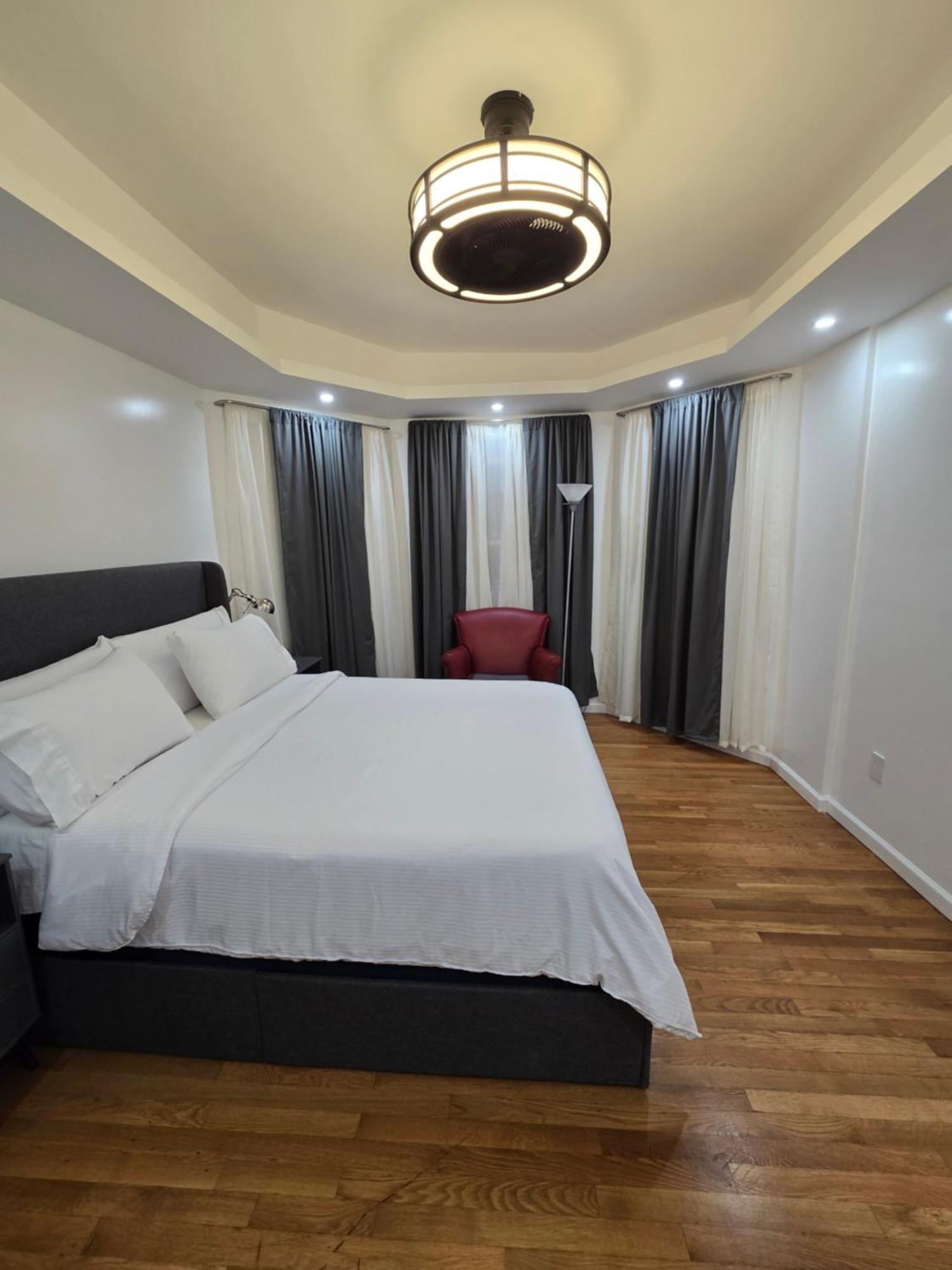 Beautiful Boston Bedroom - New Renovation Екстериор снимка