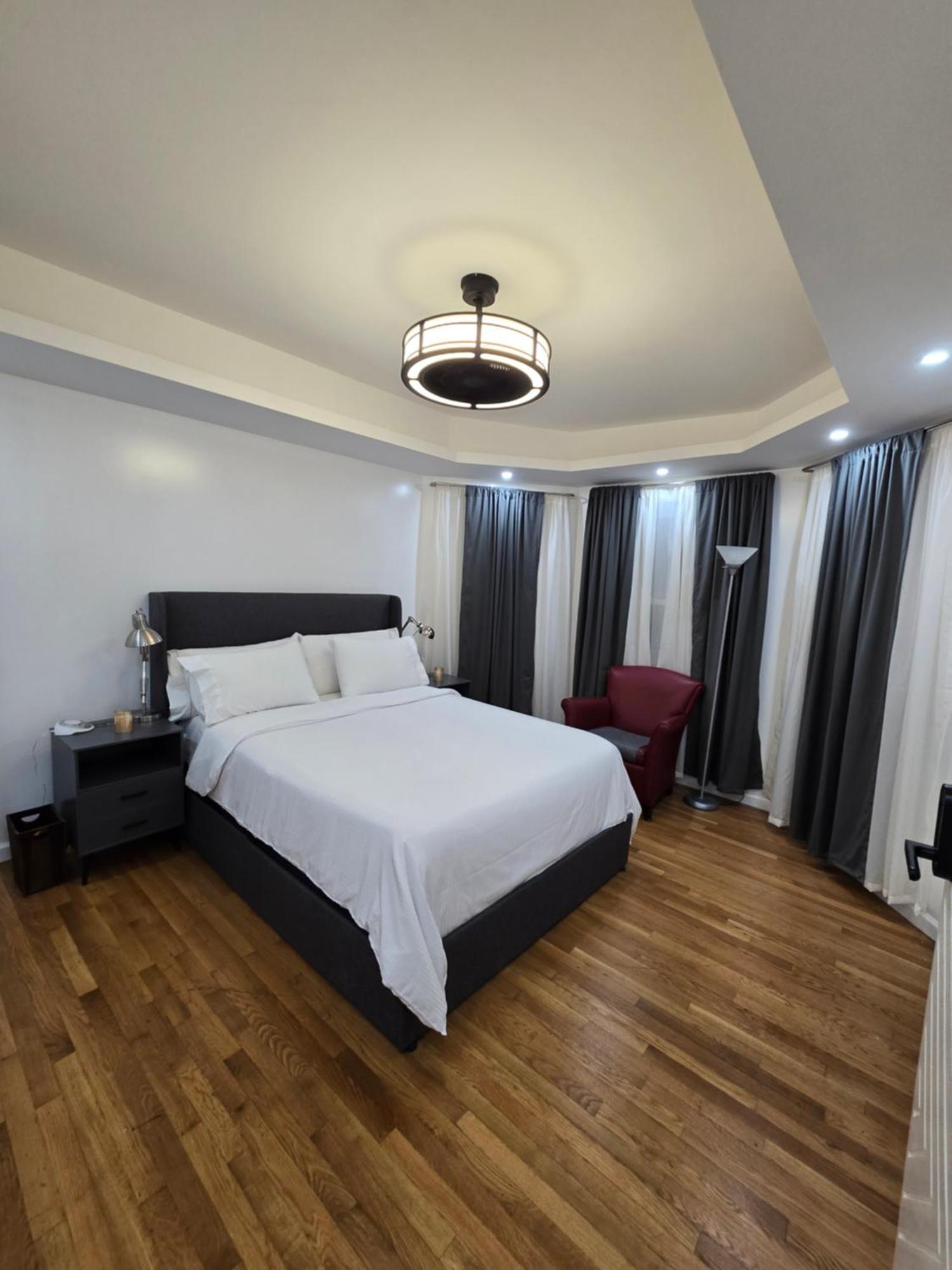 Beautiful Boston Bedroom - New Renovation Екстериор снимка