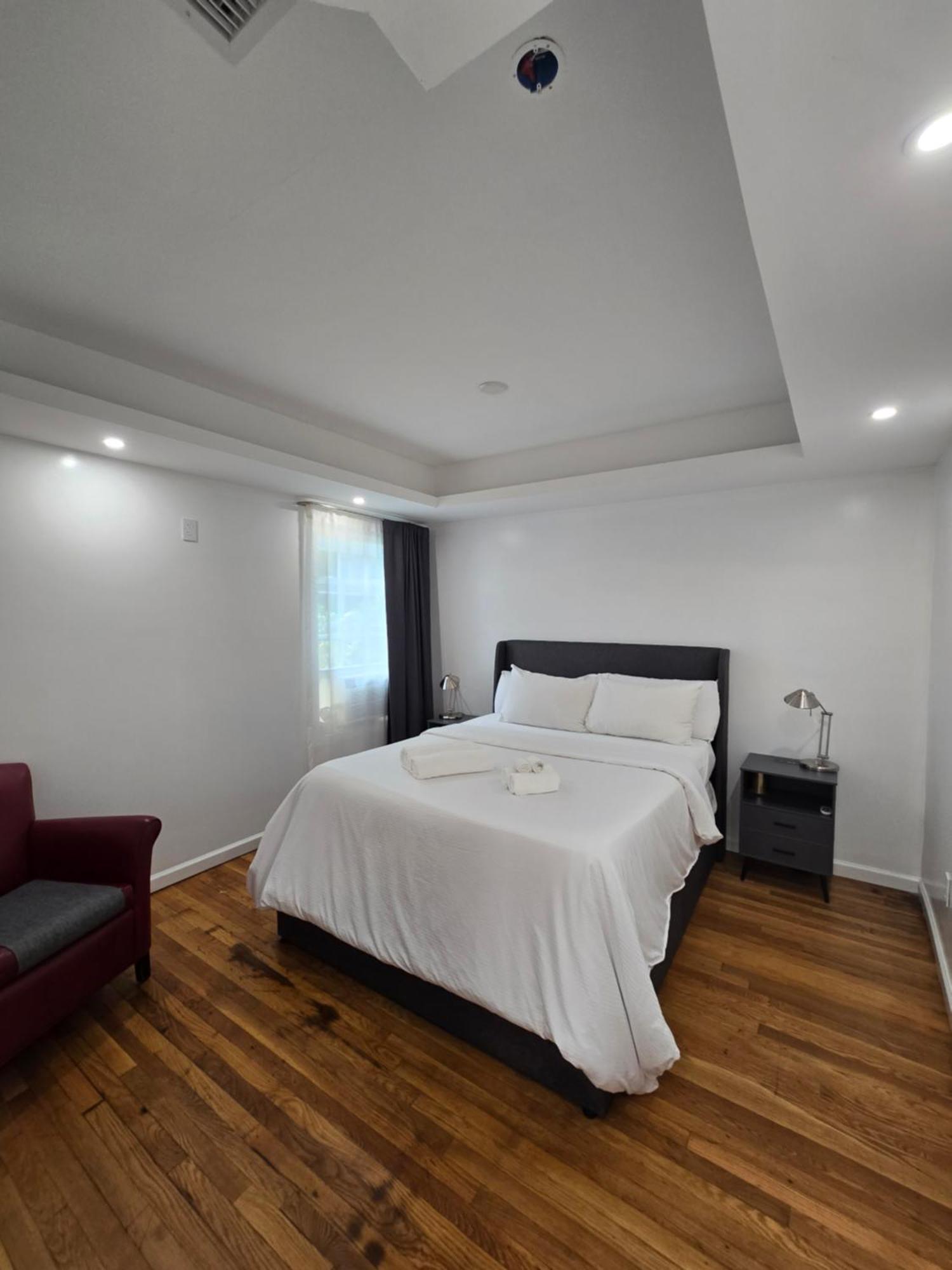 Beautiful Boston Bedroom - New Renovation Екстериор снимка